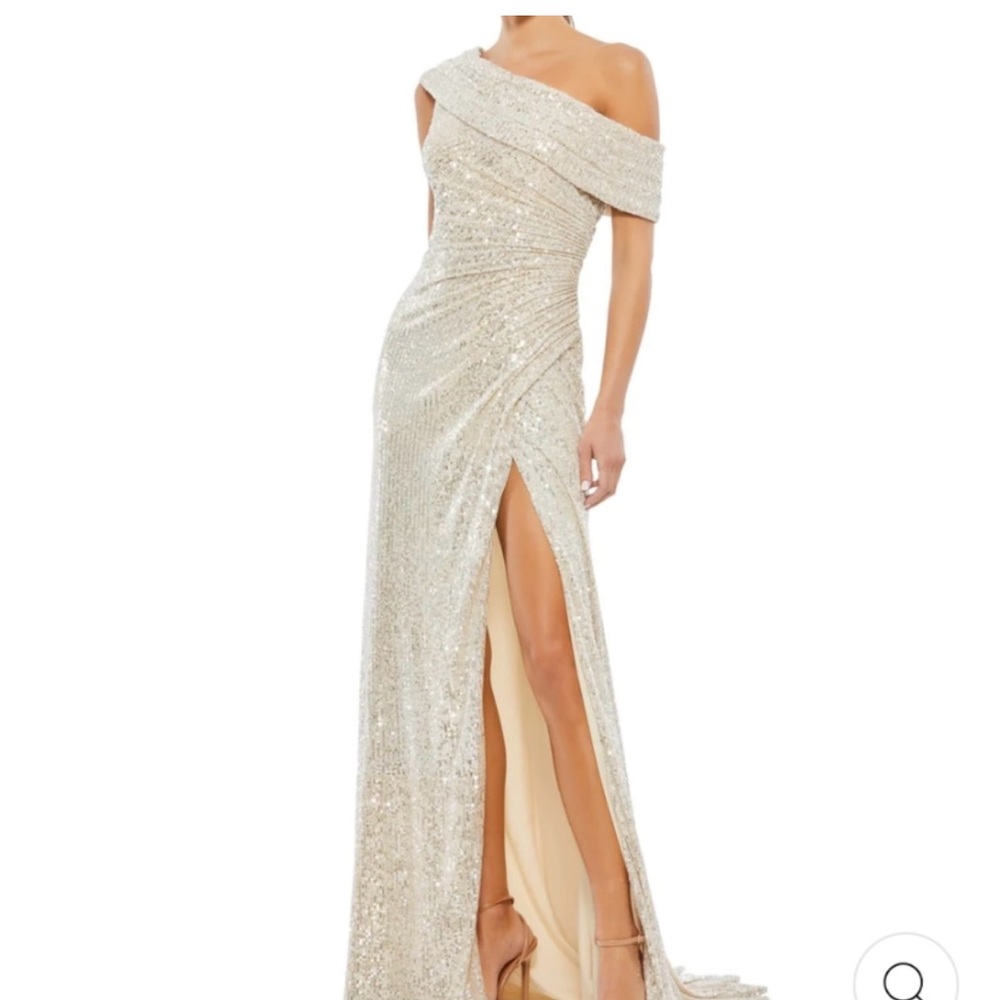 Ieena for Mac Duggal One Shoulder Runched Sequin Gown  Size 6 Nude